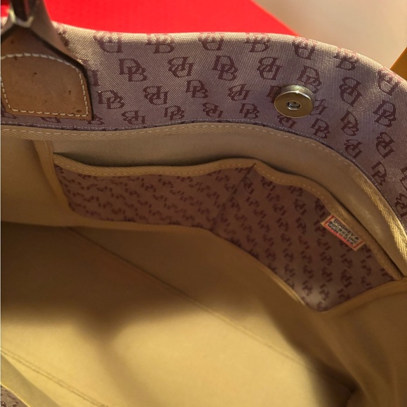 Vintage 
Brown 
Tote Bag - Picture 3 of 8